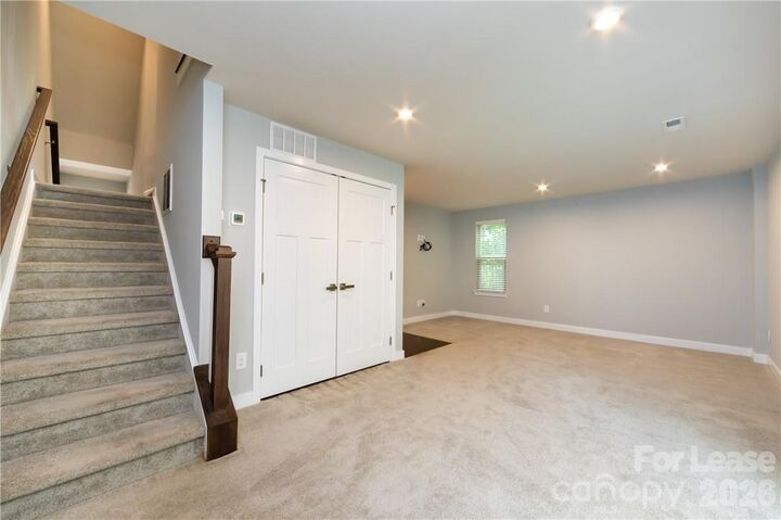 Property Photo:  1736 Town Oak Lane  NC 28205 