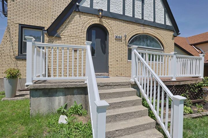 Property Photo:  5052 Casa Loma Boulevard  OH 45238 