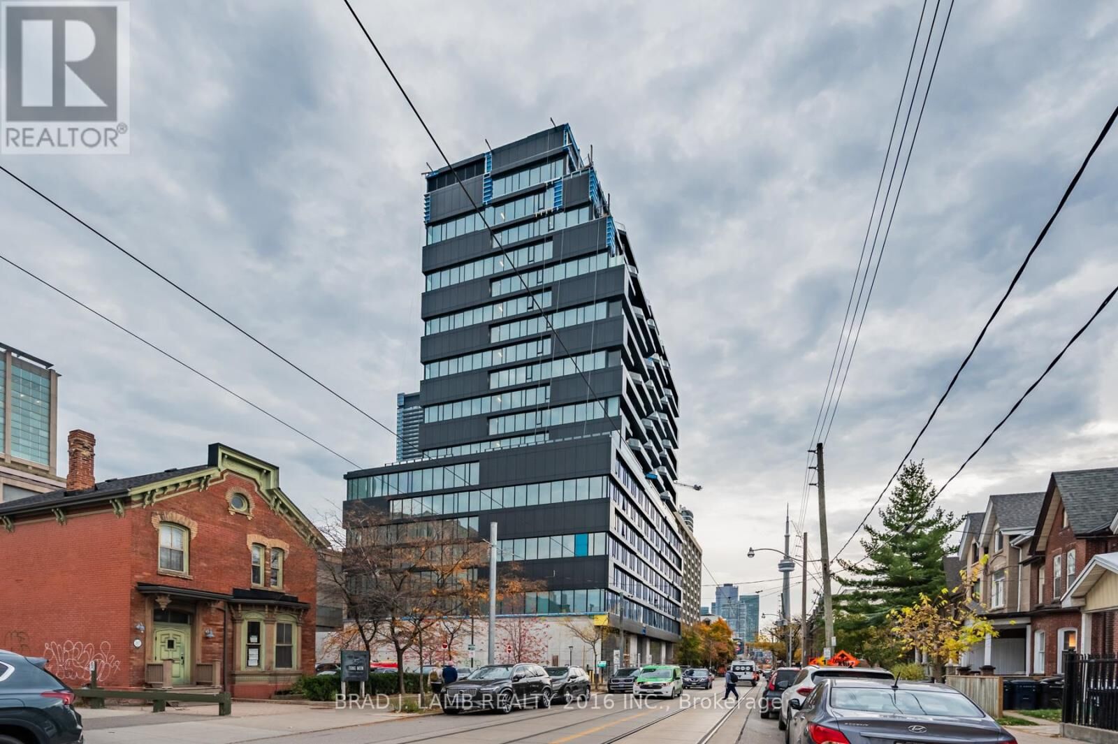 Property Photo:  195 McCaul Street 1005  ON M5T 0E5 
