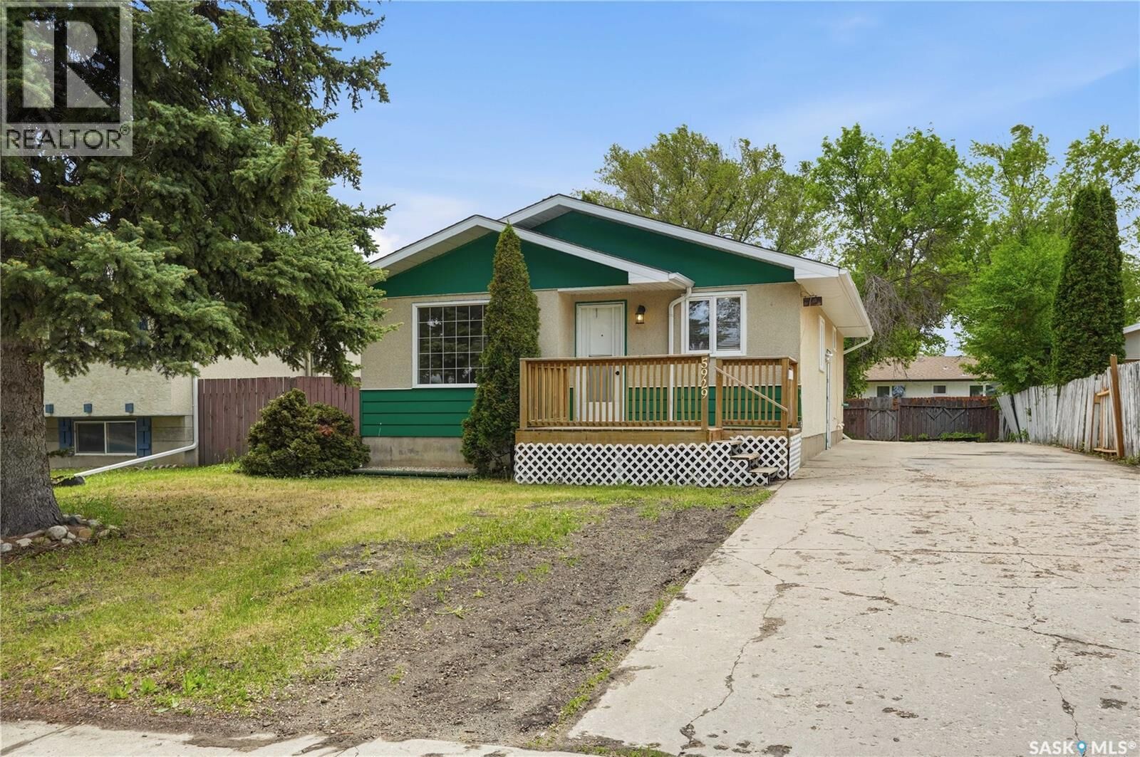 Property Photo:  5929 McKinley Avenue  SK S4T 6P5 
