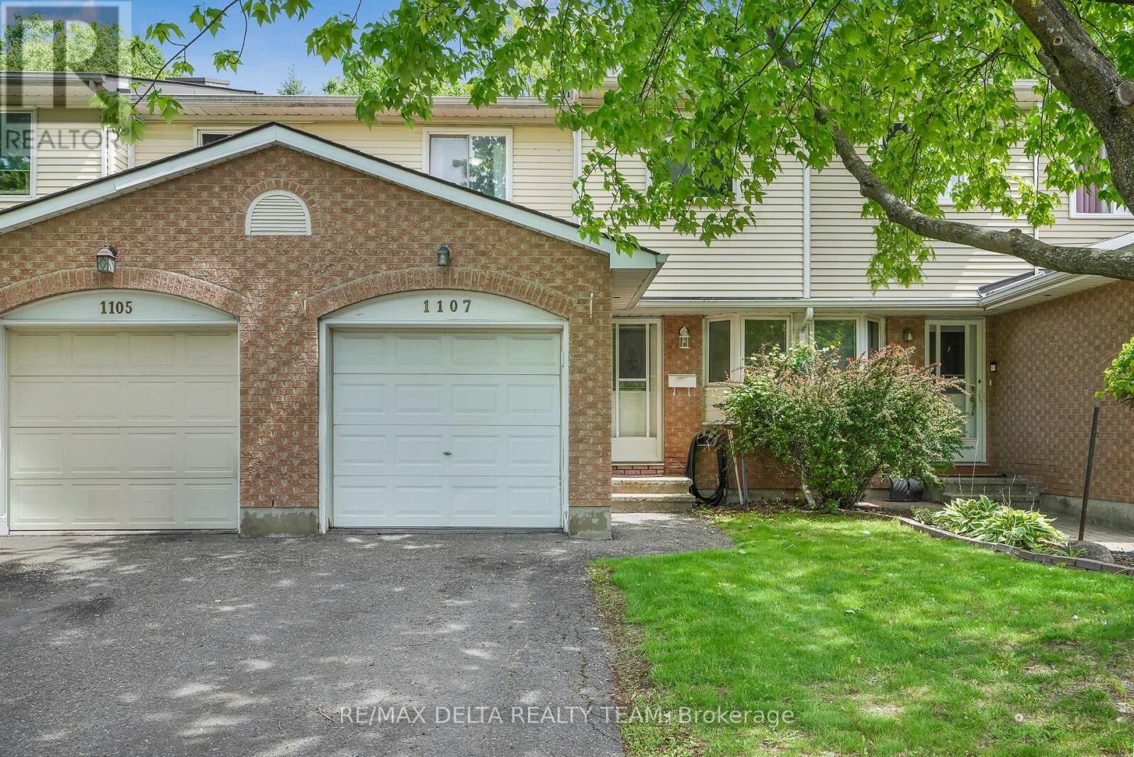 Property Photo:  1107 Des Forets Avenue 27  ON K1C 5K7 