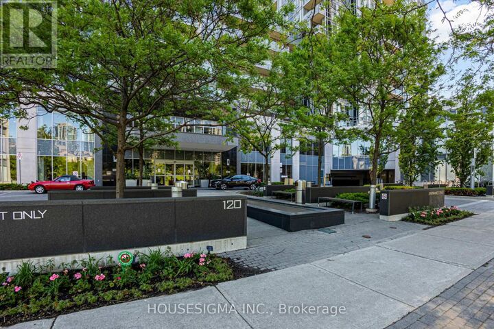 Property Photo:  120 Harrison Garden Boulevard 230  ON M2N 0H1 