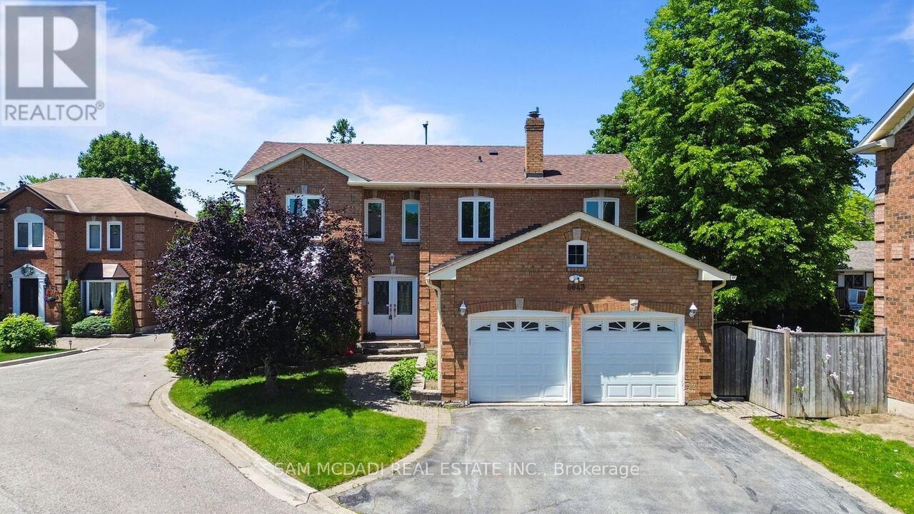 Property Photo:  6643 Mockingbird Lane  ON L5N 5K2 