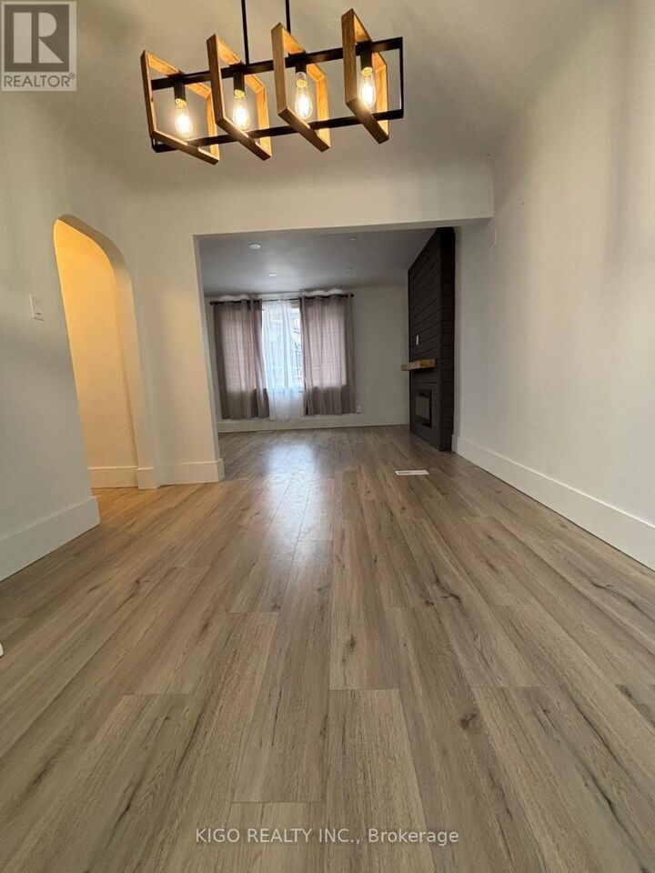 Property Photo:  393 Weber Street East  ON N2H 1G4 