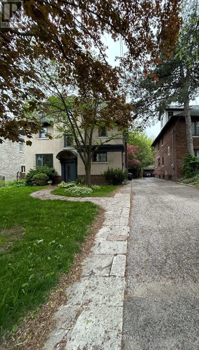 Property Photo:  19 Glengrove Ave E Avenue Bsmt  ON M4N 1E6 
