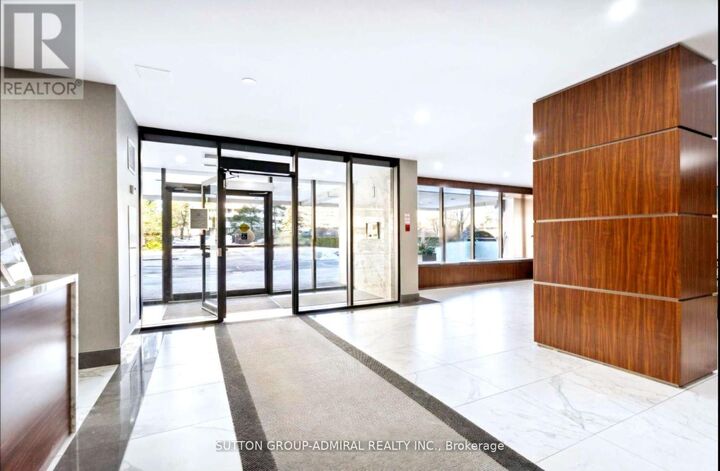 Property Photo:  50 Inverlochy Boulevard 1005  ON L3T 4T6 