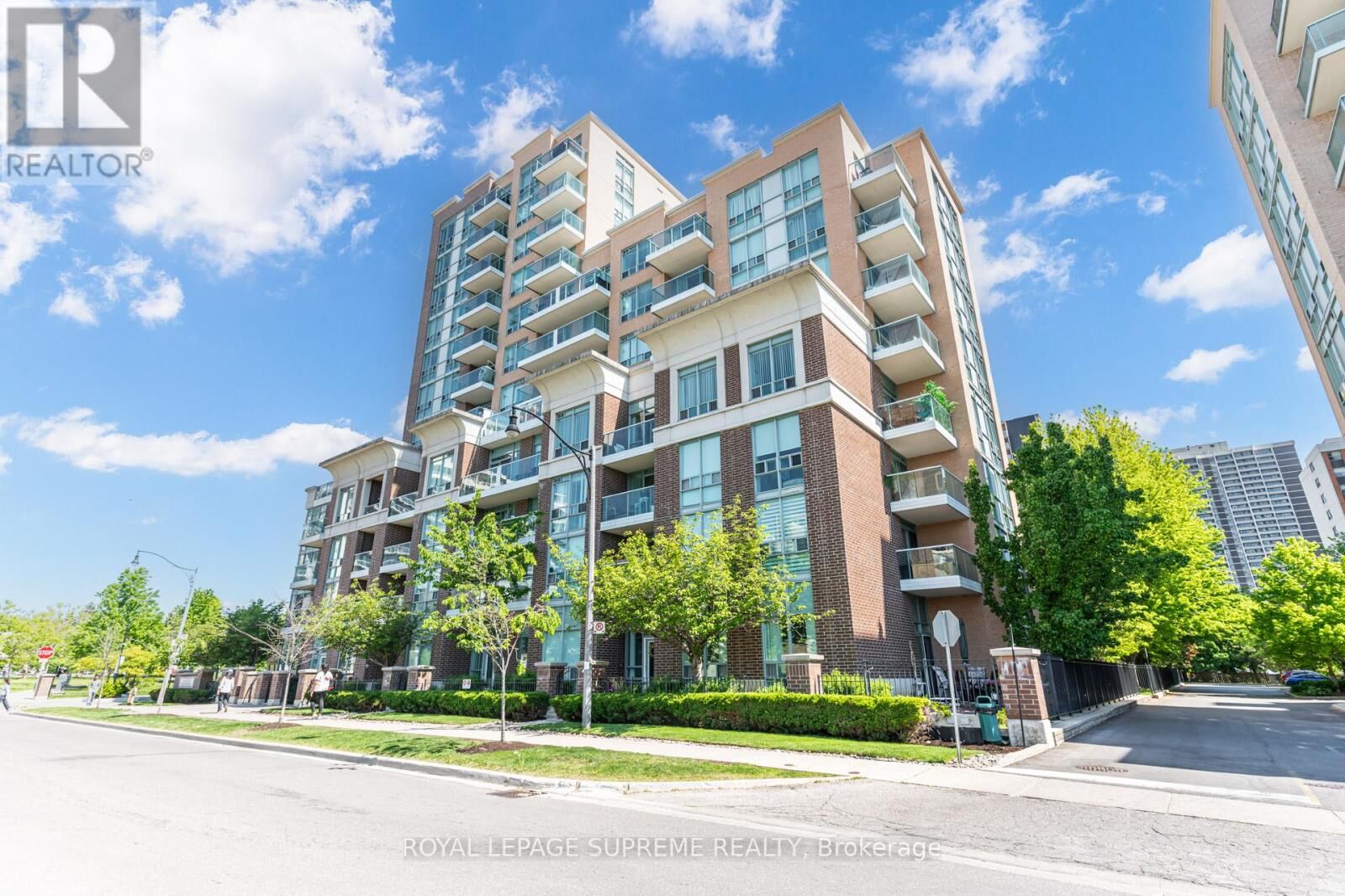 Property Photo:  11 Michael Power Place 610  ON M9A 5G3 