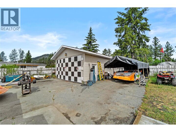Property Photo:  419 Dodding Avenue  BC V0K 1Y0 
