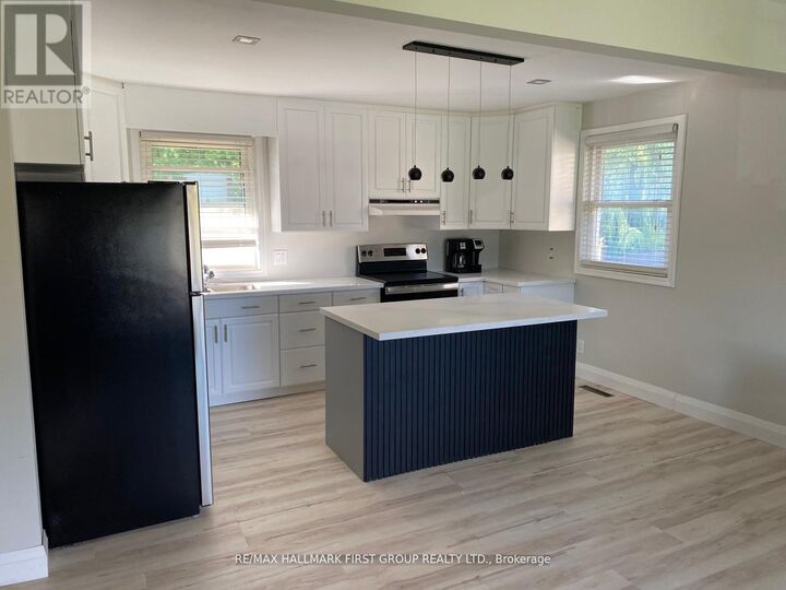 Property Photo:  714 Tennyson Avenue  ON L1H 3K4 