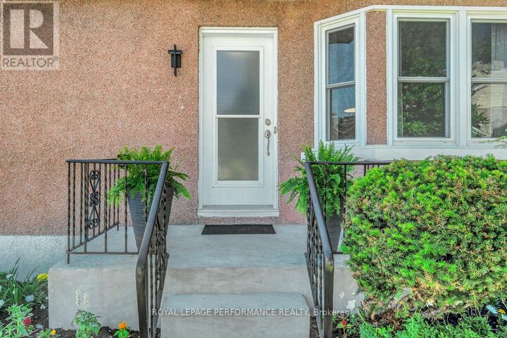 Property Photo:  122 Vachon Avenue  ON K1L 5S8 