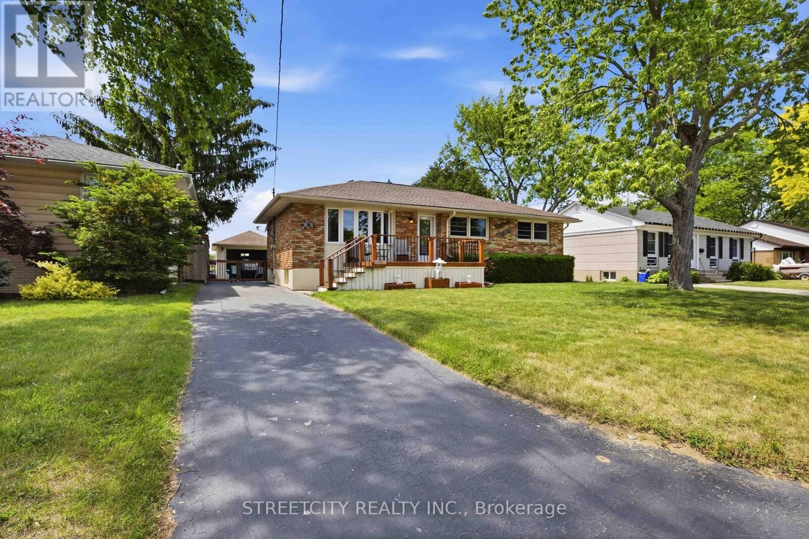 Property Photo:  893 Hollands Avenue  ON N7S 3B9 