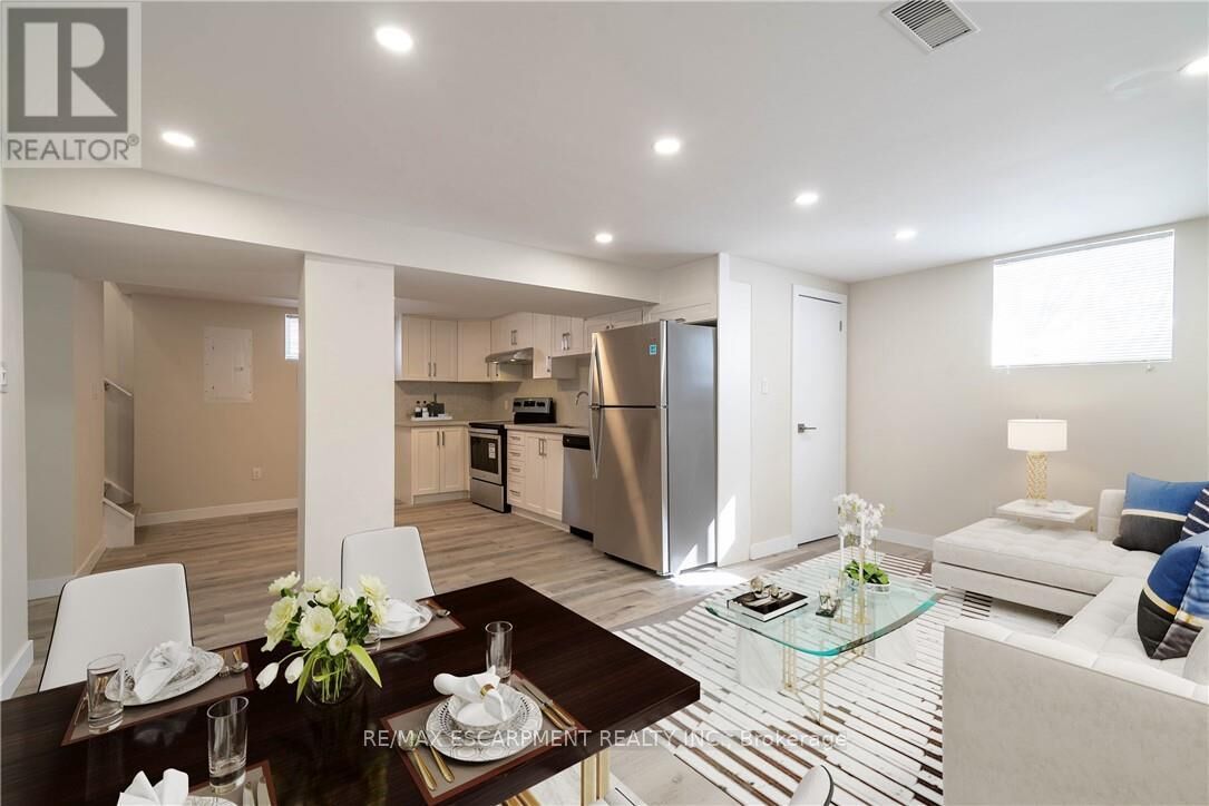 Property Photo:  196 Upper Paradise Road 2  ON L9C 5B9 