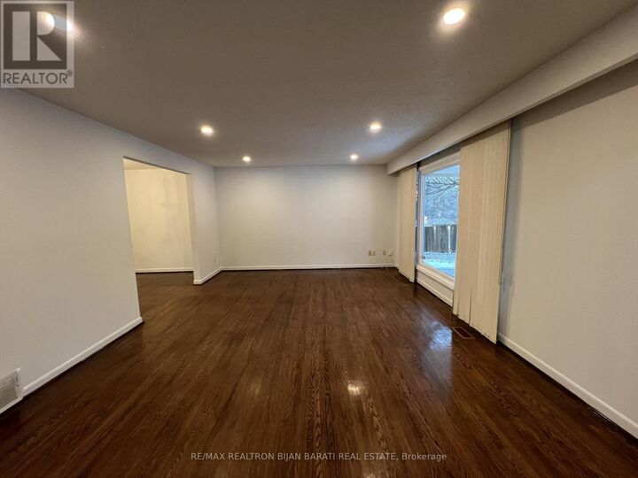 Property Photo:  298 Newton Drive  ON M2M 2P8 
