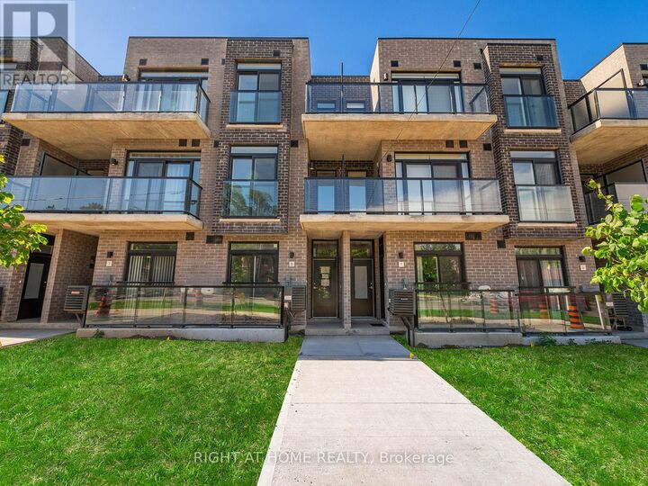 Property Photo:  260 Finch Avenue East 4  ON M2N 0L3 