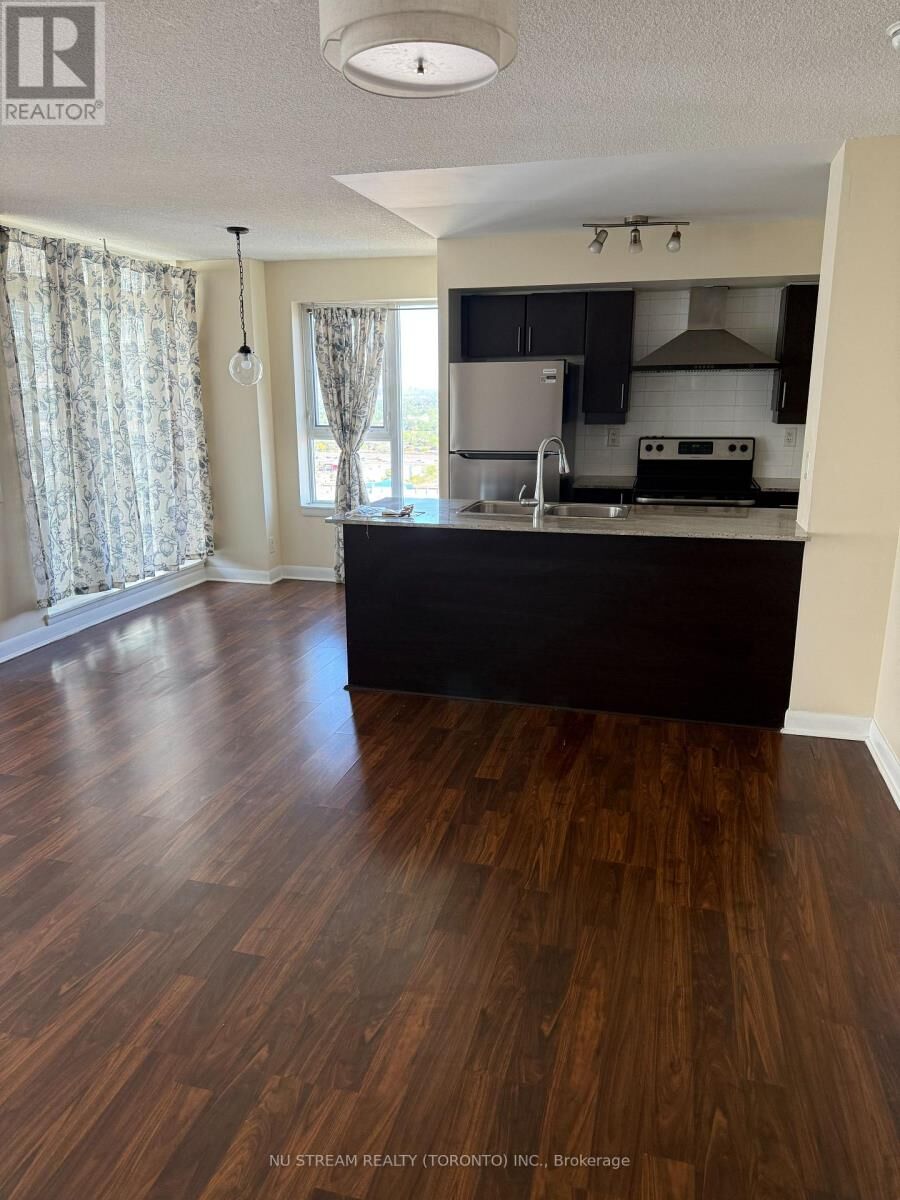 Property Photo:  25 Town Centre Court 3210  ON M1P 0B4 