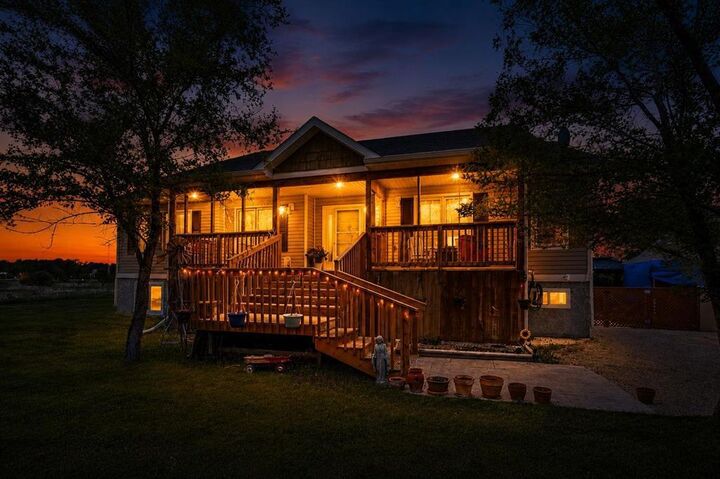 Property Photo:  705 Whytewold Road  MB R0C 2B0 