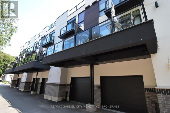 Property Photo:  2 Brock Street South 5  ON L9H 3G6 