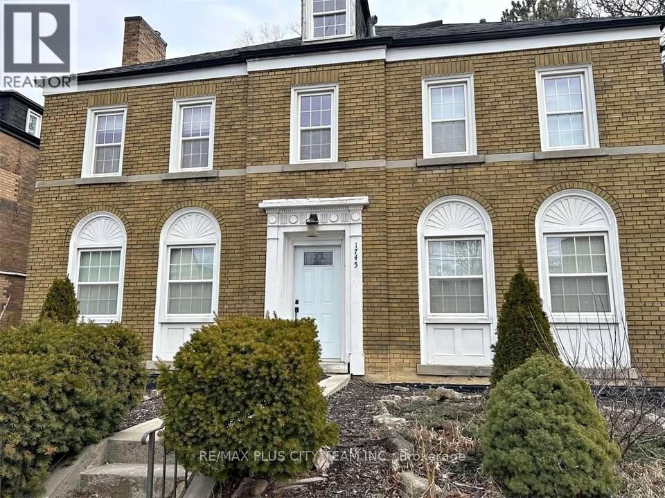 Property Photo:  1745 Bathurst Street 1  ON M5P 3K5 