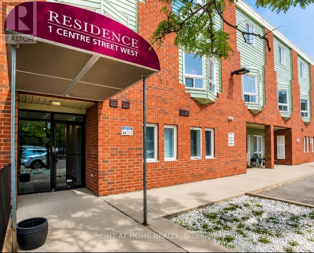Property Photo:  1 Centre Street West 202  ON L4C 3P3 