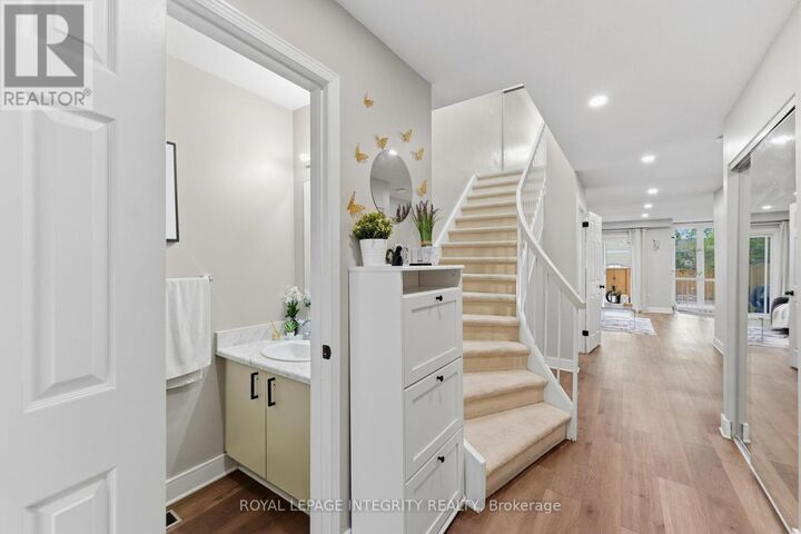 Property Photo:  89 Burlington Crescent  ON K1T 3K5 