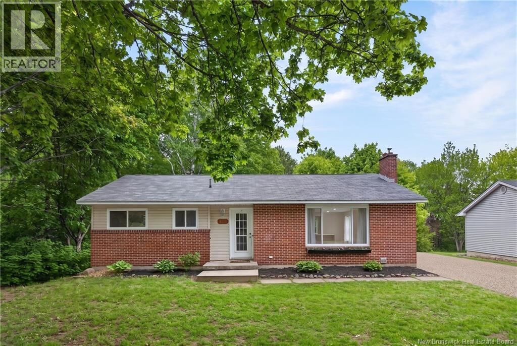 Property Photo:  132 Topcliffe Crescent  NB E3B 4P9 