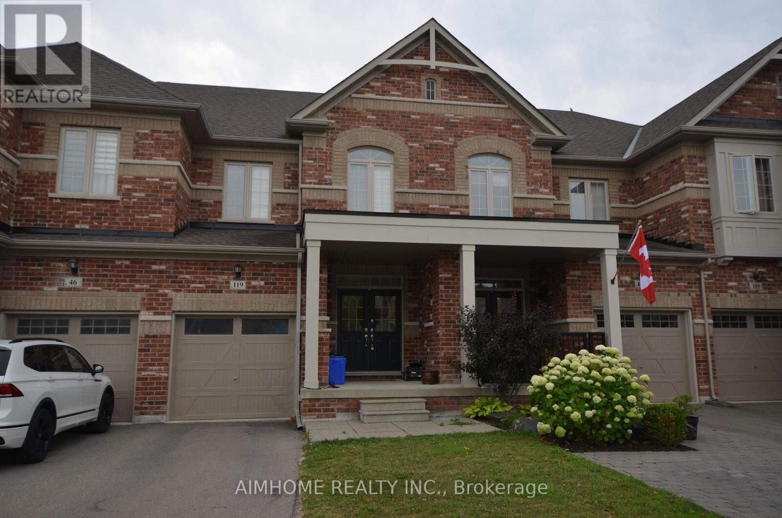 Property Photo:  119 Rothwell Street  ON L4G 0V8 