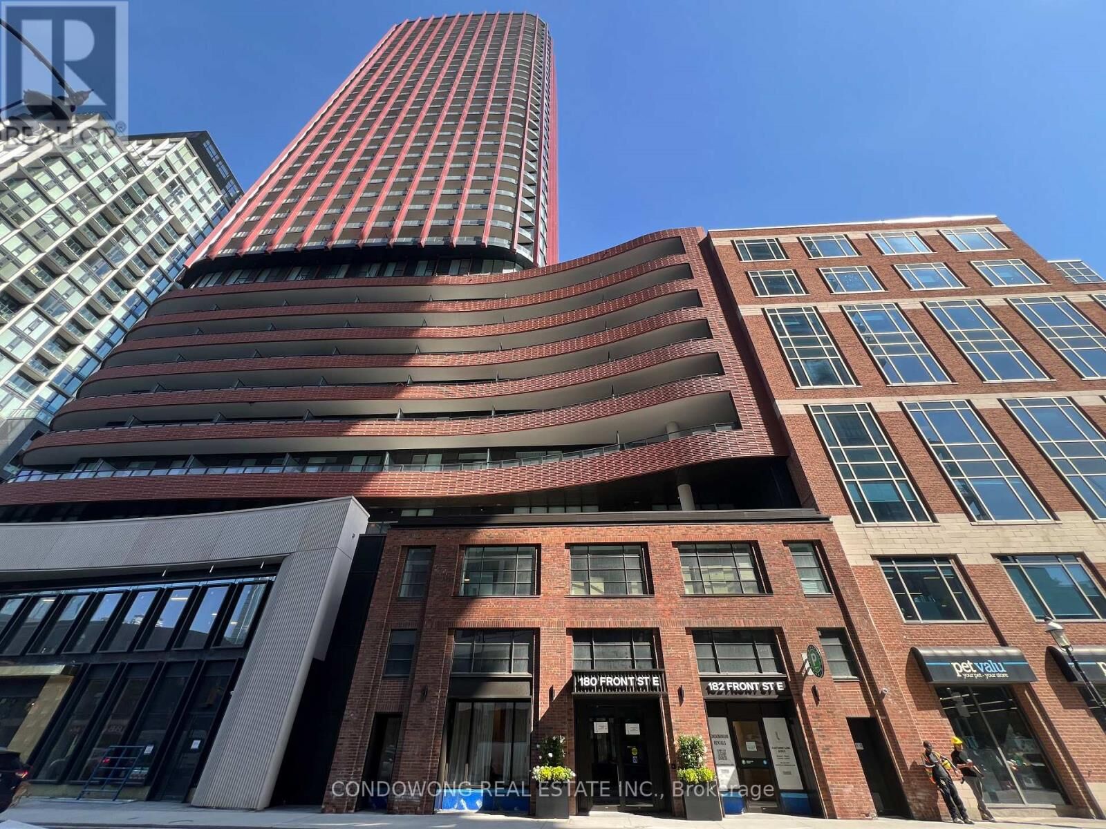 Property Photo:  180 Front Street East 2702  ON M5A 0A9 