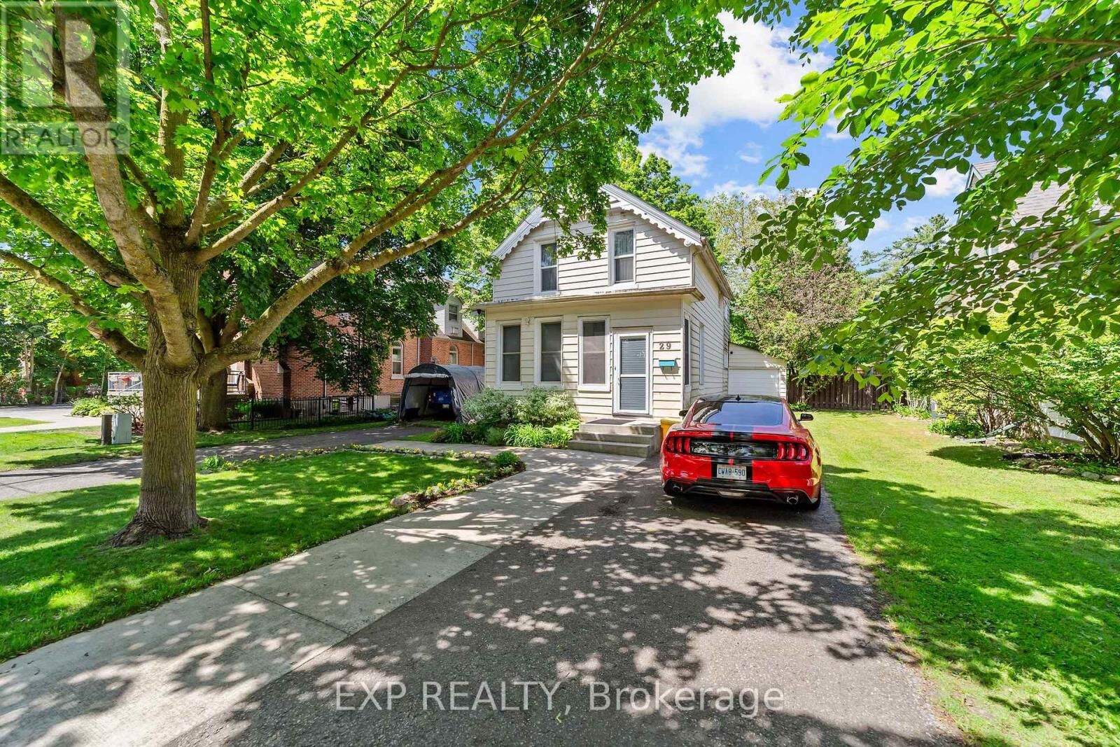 Property Photo:  29 Winniett Street  ON N4S 5Z4 