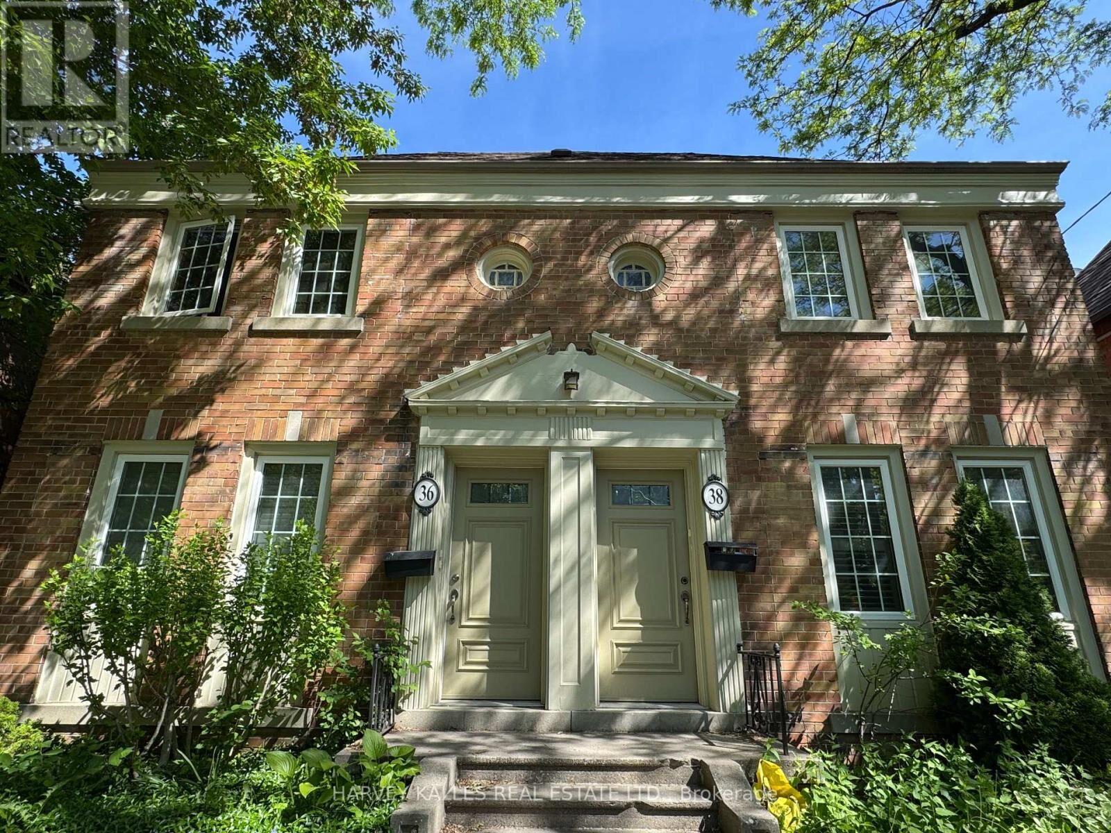 Property Photo:  38 Strathgowan Avenue Upper  ON M4N 1B9 