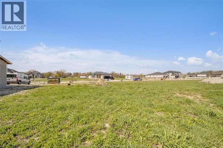 Property Photo:  3692 Farrow Avenue  ON N8H 0B3 