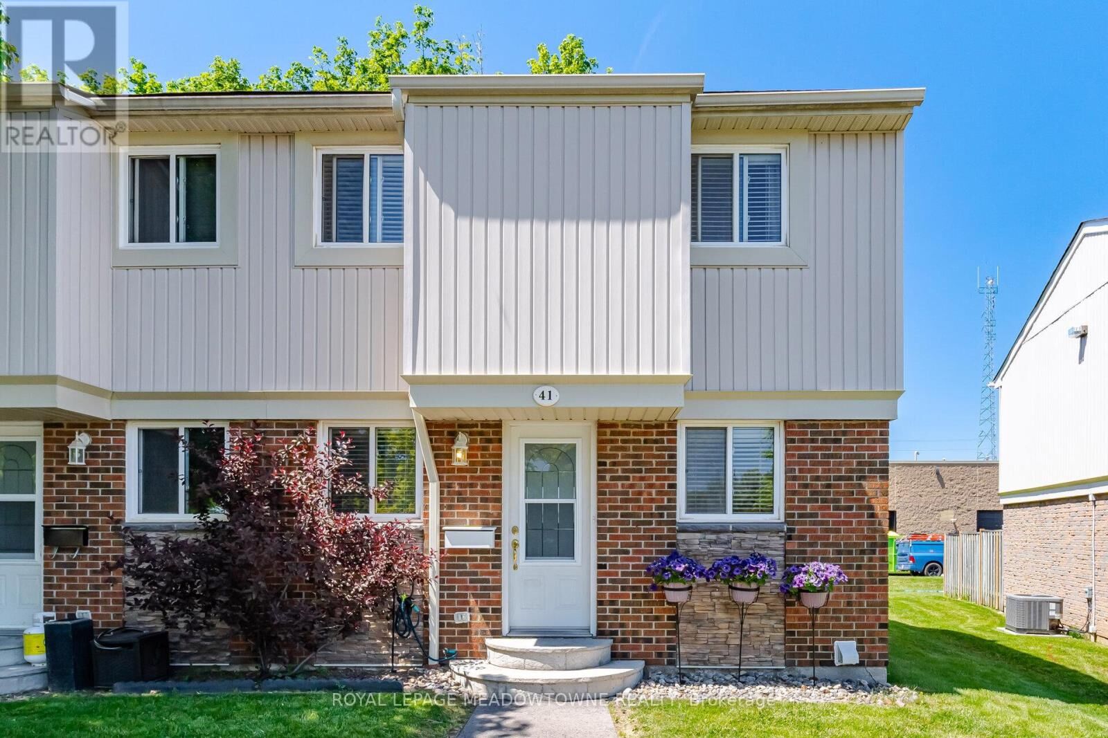Property Photo:  561 Childs Drive 41  ON L9T 3Z1 