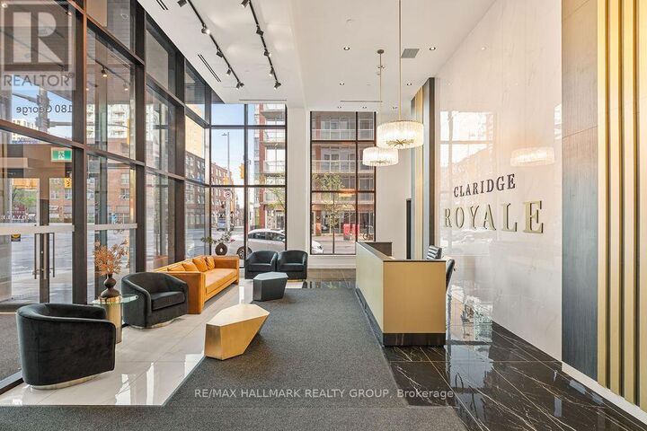 Property Photo:  180 George Street 2102  ON K1N 0G8 