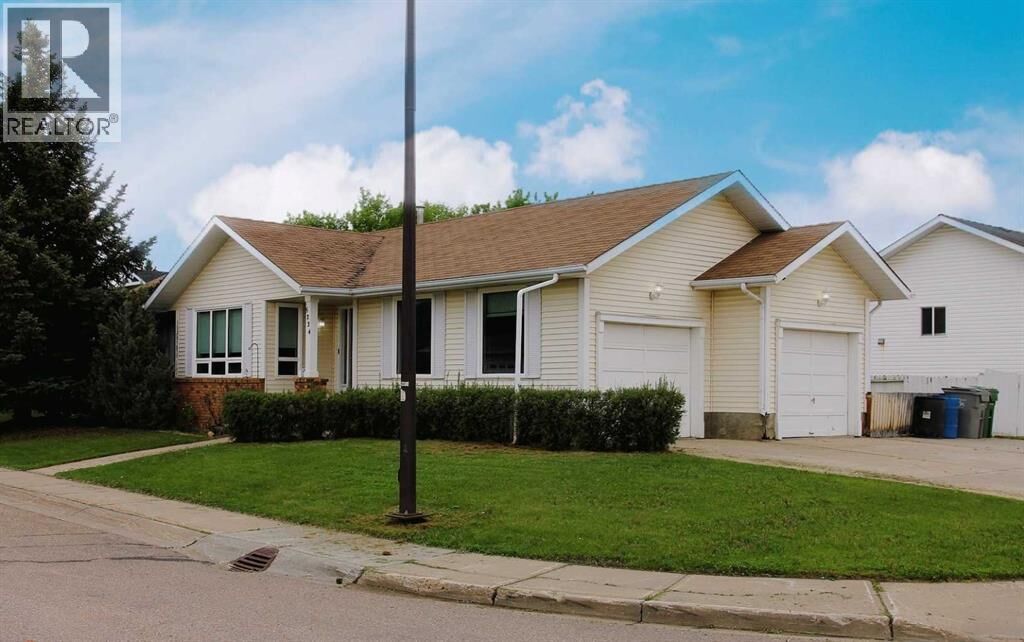 Property Photo:  5224 23 Street  AB T9V 2R2 