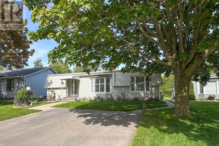 Property Photo:  3 Fairway Drive  ON L1B 1B5 