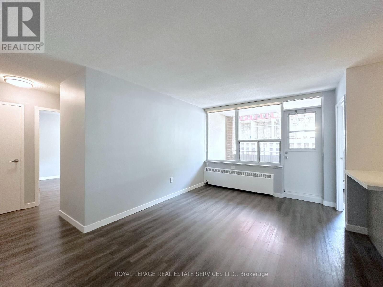 Property Photo:  265 Main Street 211  ON M4C 4X3 