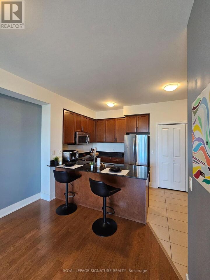 Property Photo:  144 Park Street 506  ON N2L 0B6 
