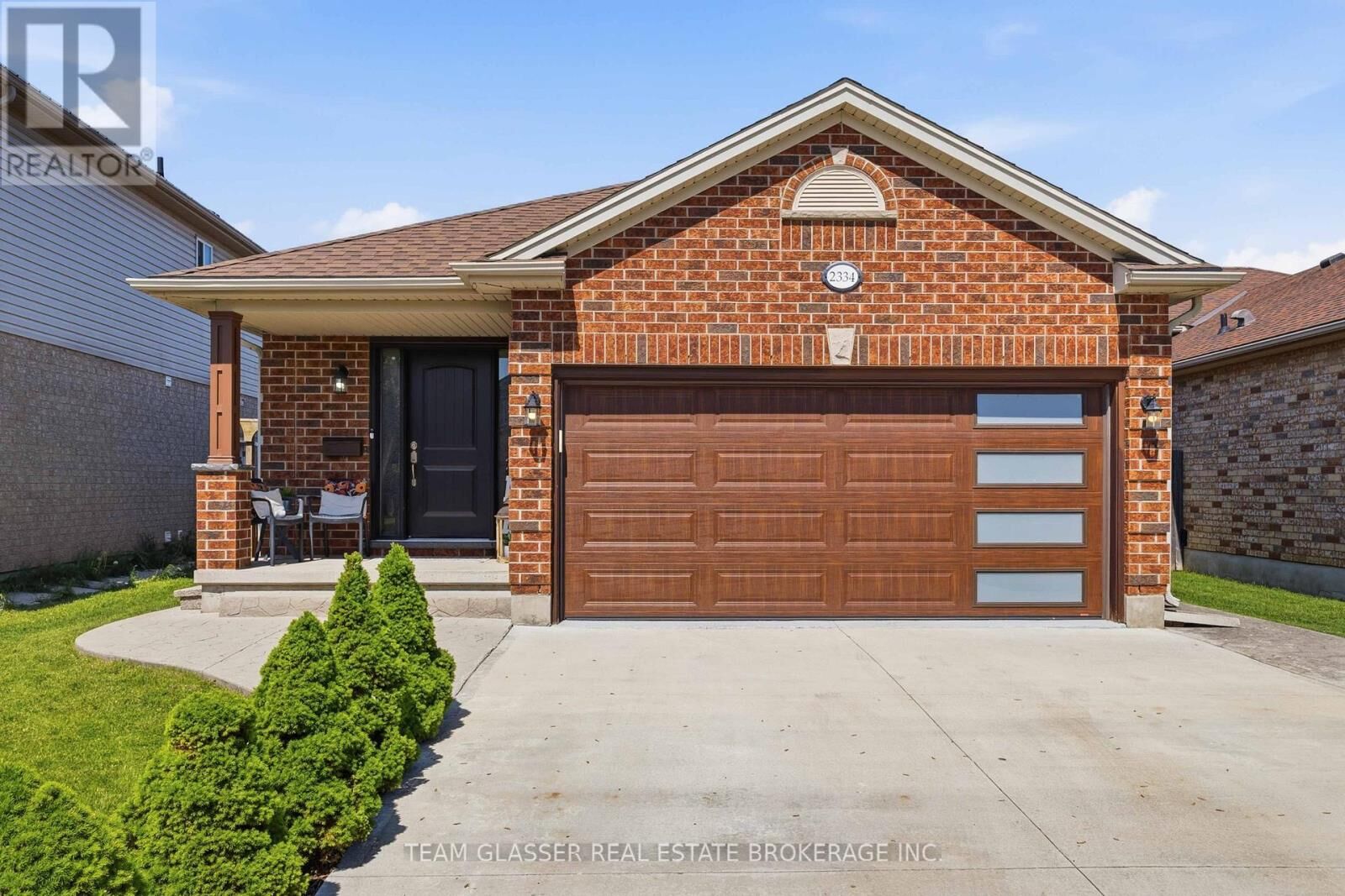 Property Photo:  2334 Meadowgate Boulevard  ON N6M 1L6 