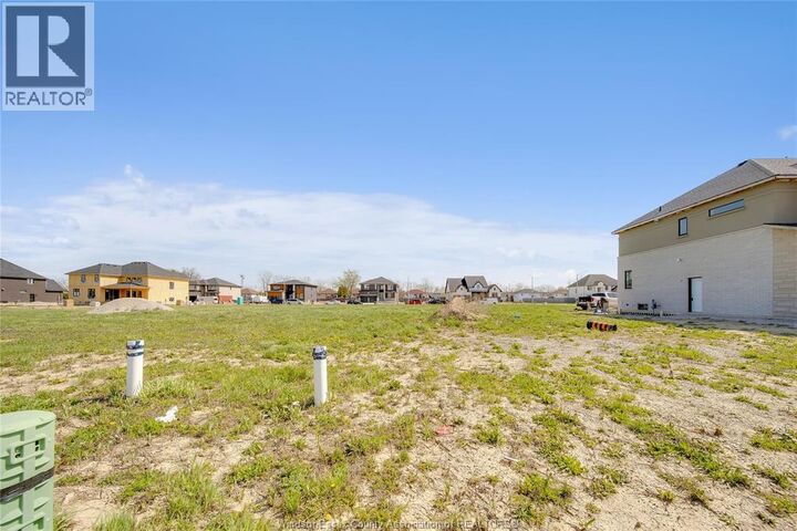Property Photo:  3691 Farrow Avenue  ON N8H 0B3 