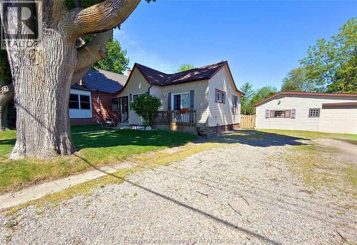 Property Photo:  141 Poplar Street  ON N7L 1K4 