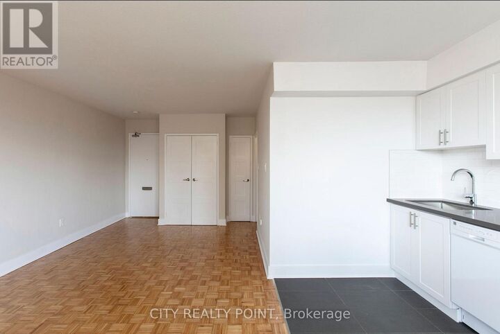 Property Photo:  276 St George Street 903  ON M5R 2P6 