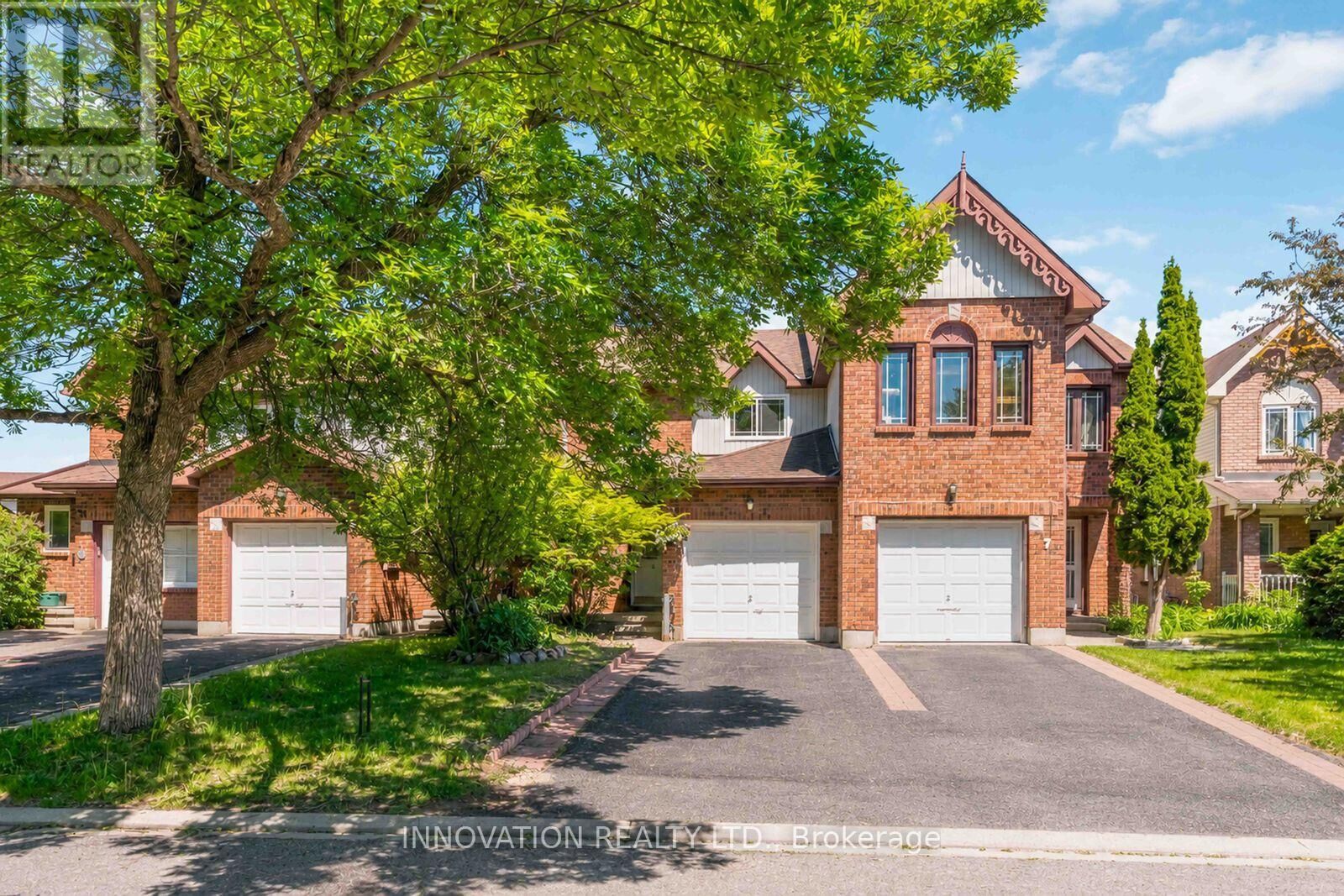 Property Photo:  5 Harrington Court  ON K2K 2S7 