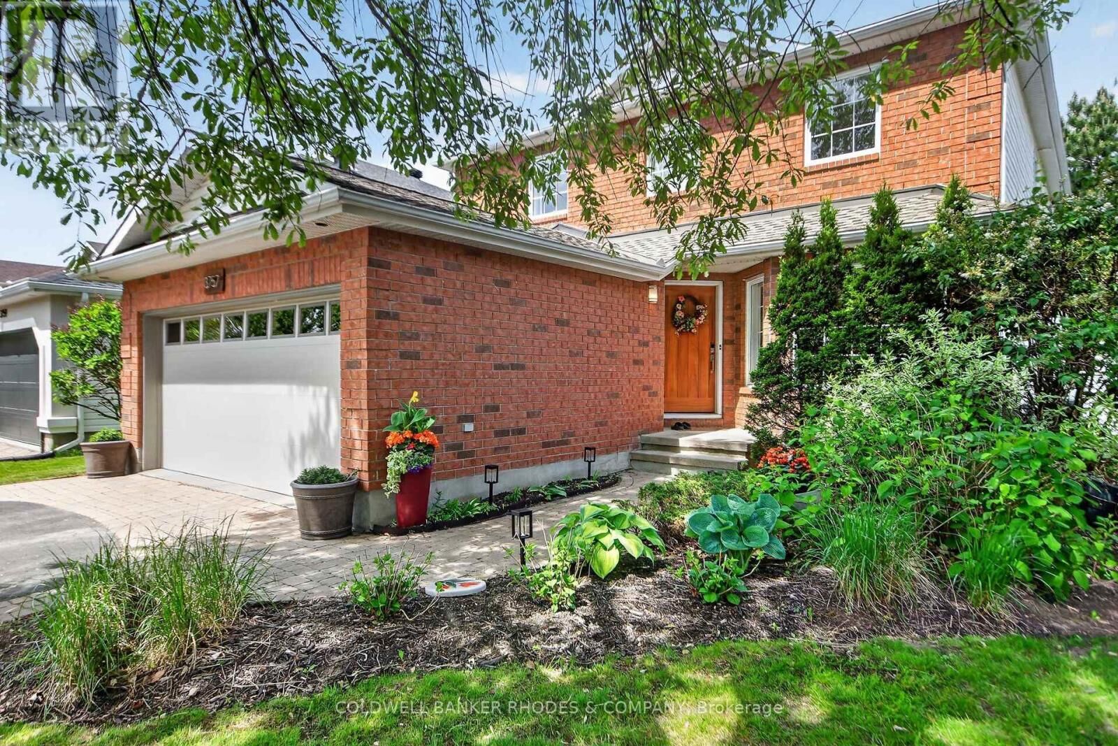 Photo de la propriété:  3757 Mountain Meadows Crescent  ON K1V 1V7 