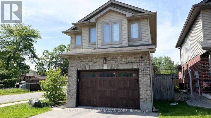 Photo de la propriété:  197 Baxter Street  ON N5W 0A2 