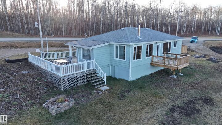 Property Photo:  490 & 492 Lakeview Drive  AB T0E 1V0 