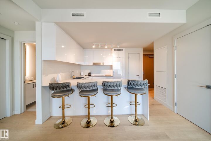Property Photo: 10360 102 Street NW 3505 AB T5J 4Y8