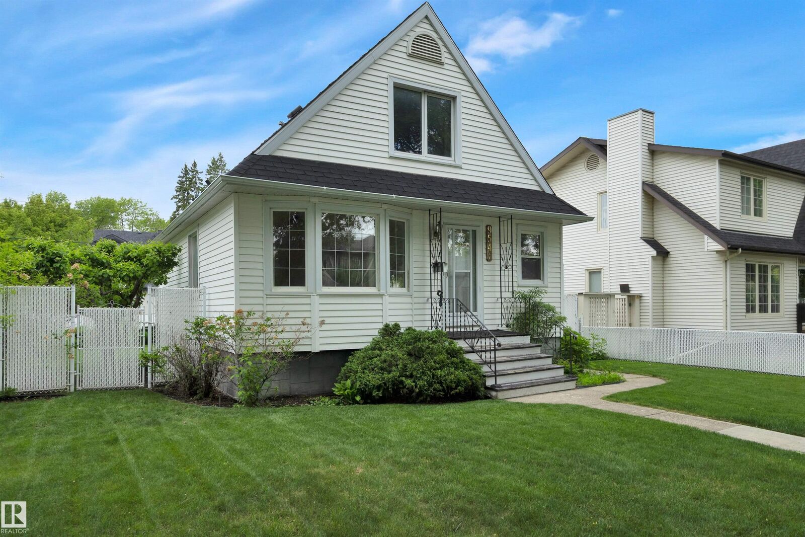 Property Photo:  9546 91 Street NW  AB T6C 3P5 