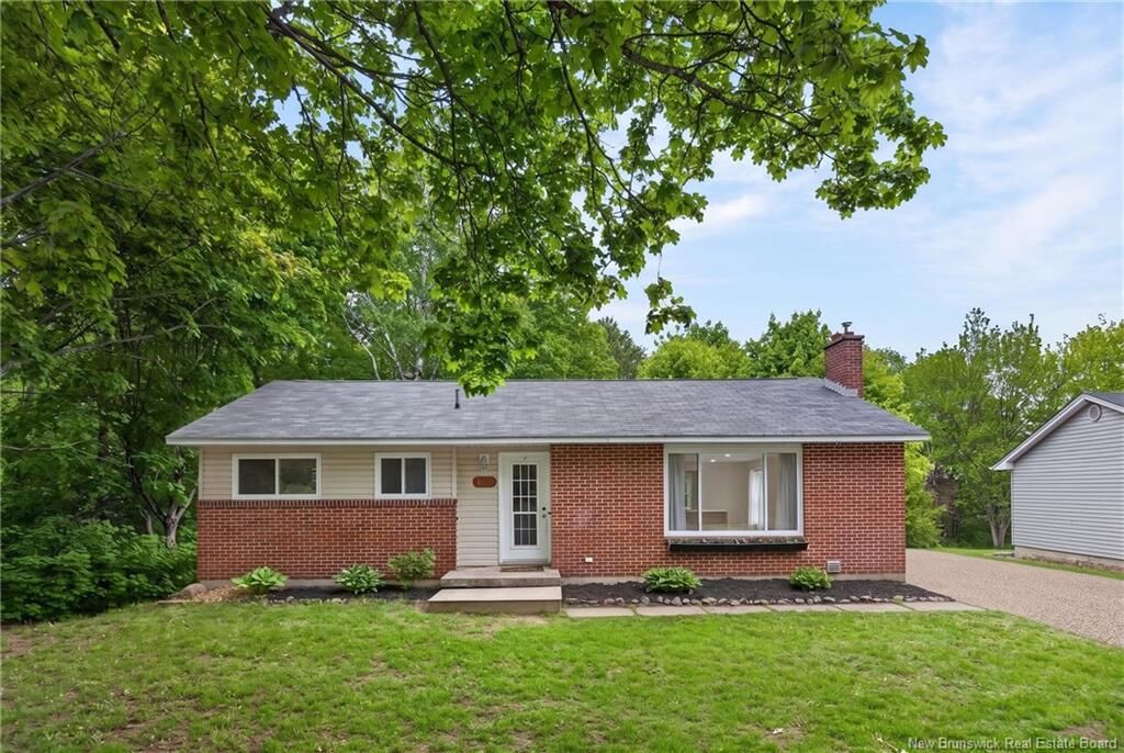 Property Photo:  132 Topcliffe Crescent  NB E3B 4P9 