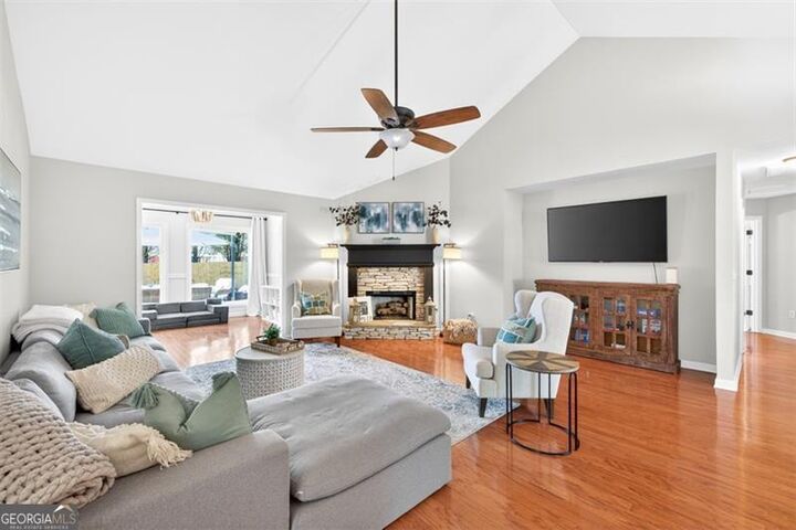 Property Photo: 7910 Timberline Overlook GA 30041