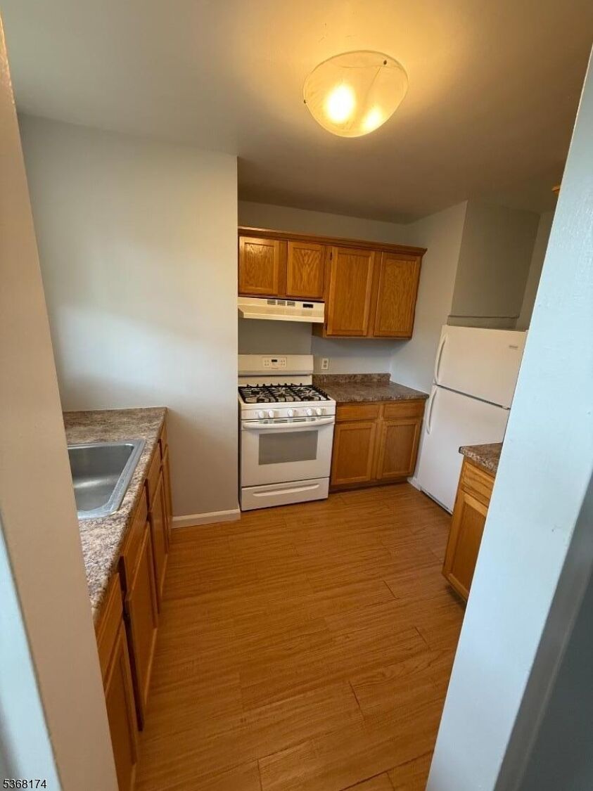 Property Photo:  168 Gordonhurst Ave J2  NJ 07043 