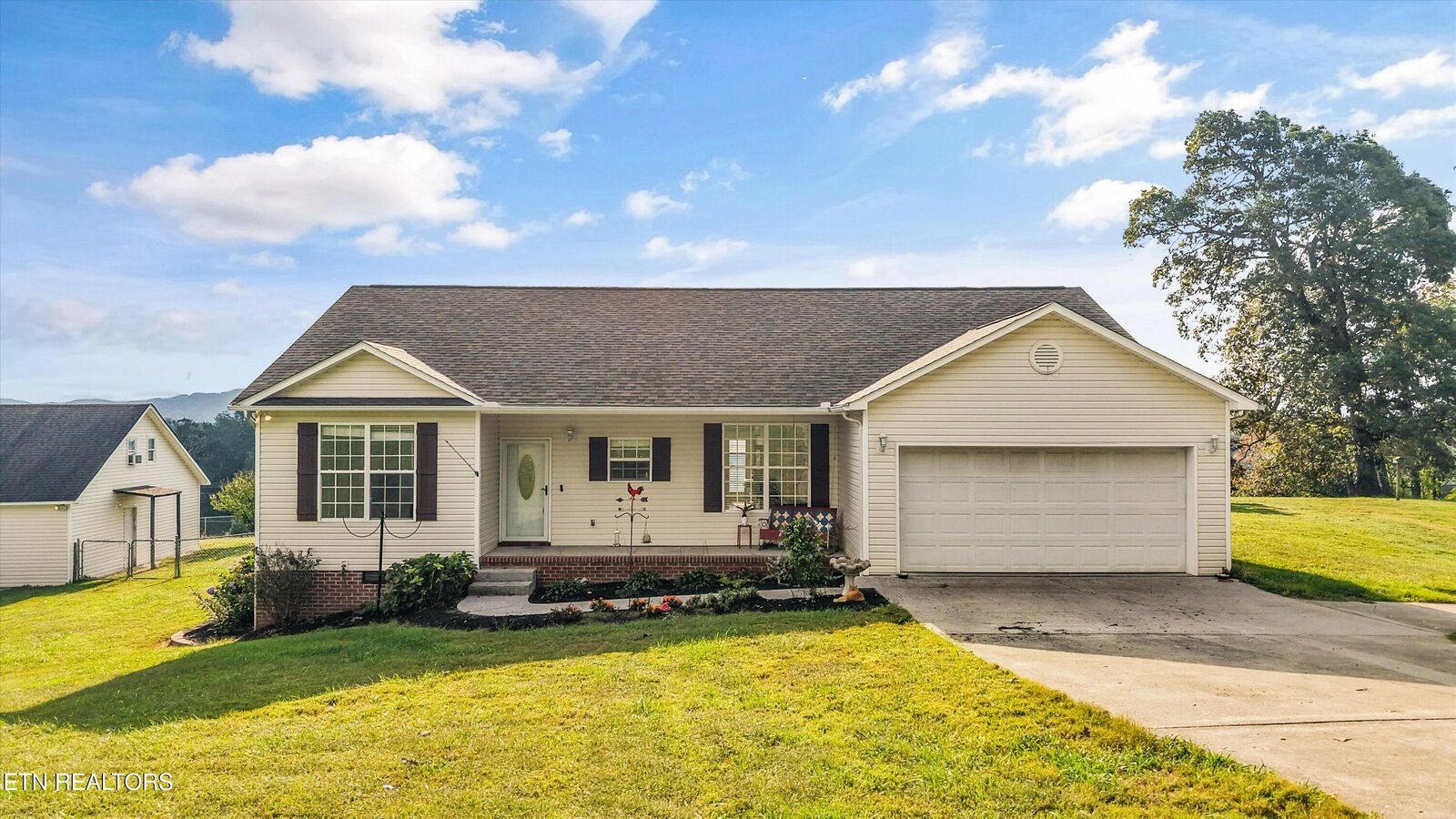Property Photo: 163 Foxglen Lane TN 37705
